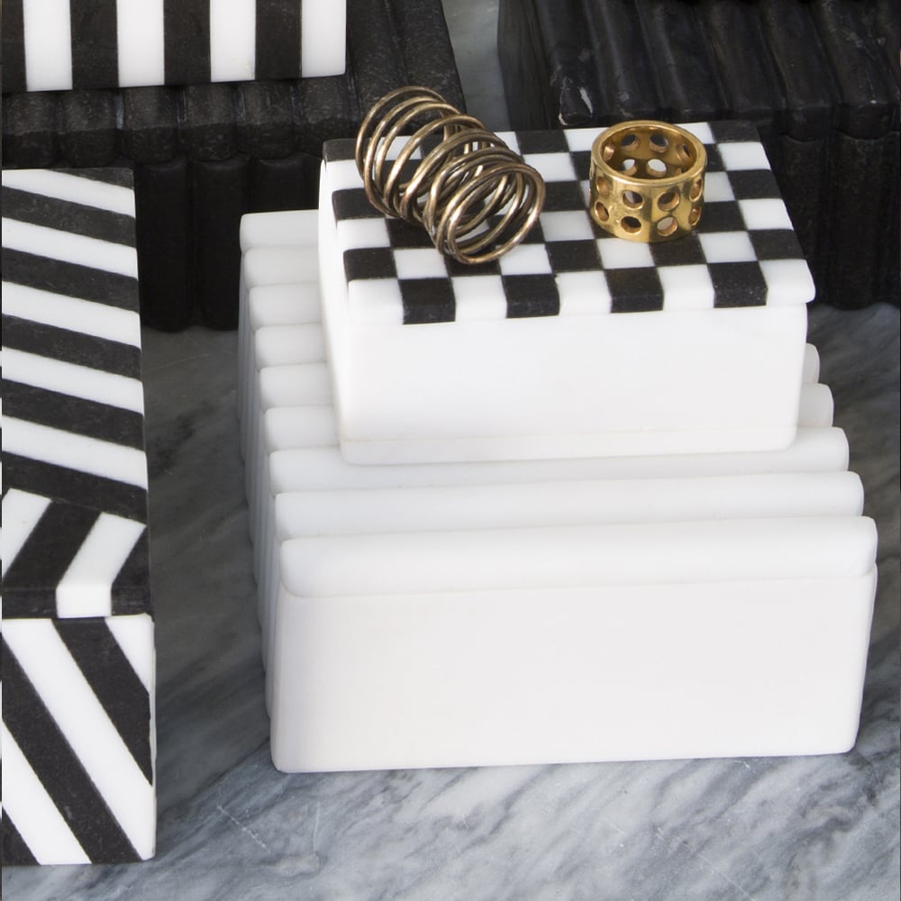 LAUREL RIBBED BOX SQUARE
