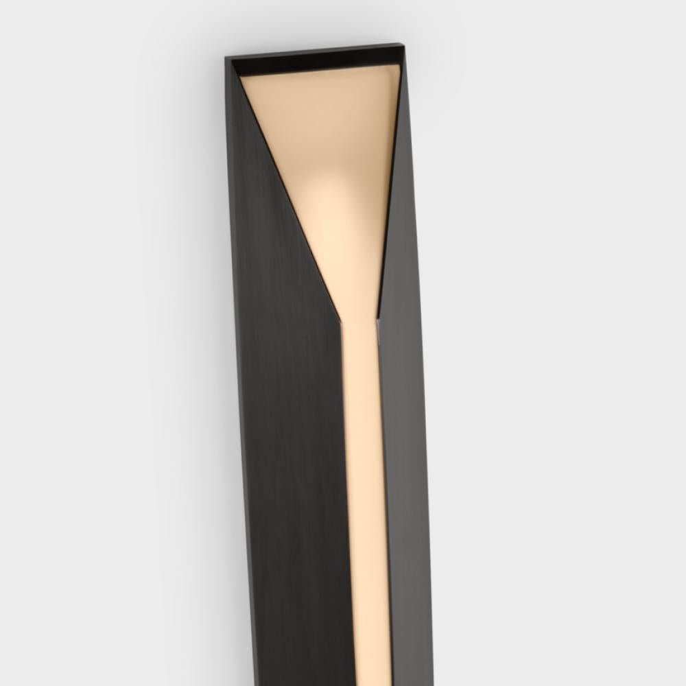 Stretto 24" Sconce image number 3