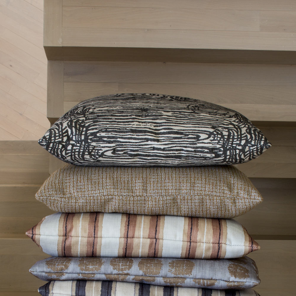 ZUMA OUTDOOR PILLOW - BLACK image number 0