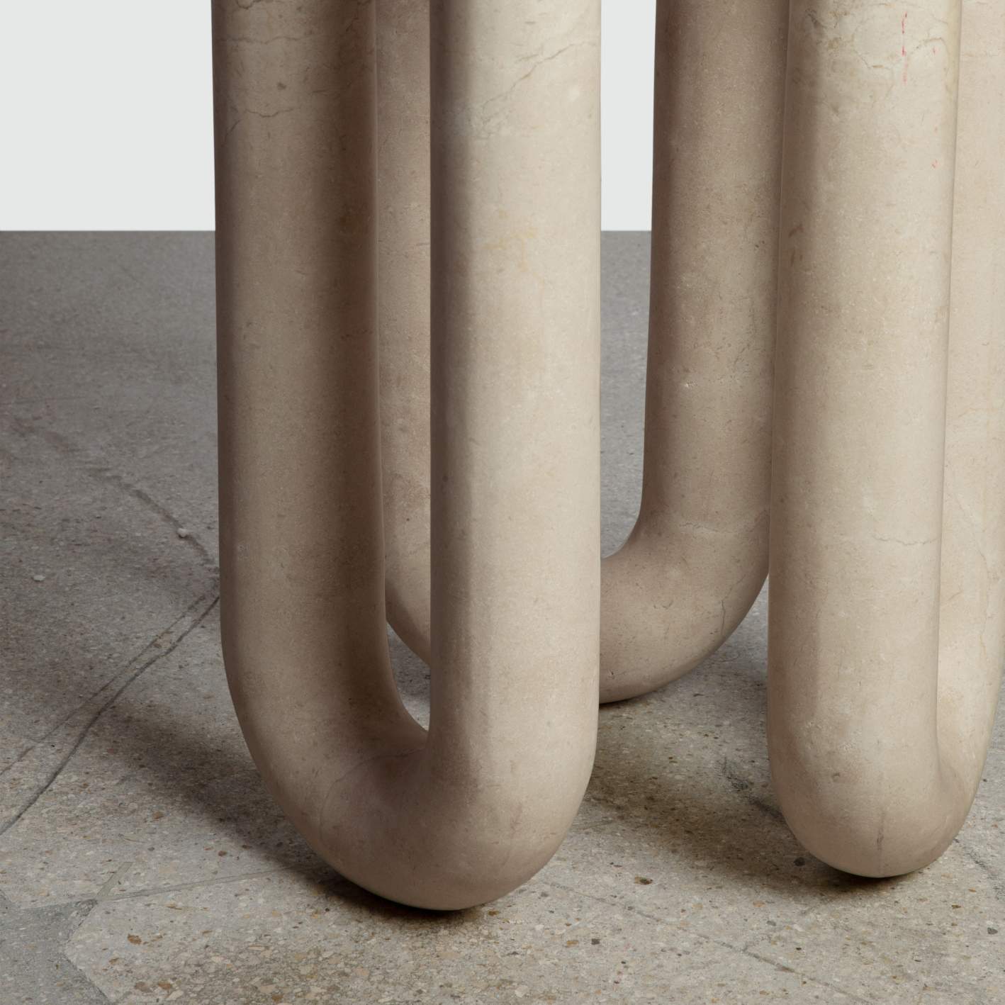 Nudo Drink Table image number 4