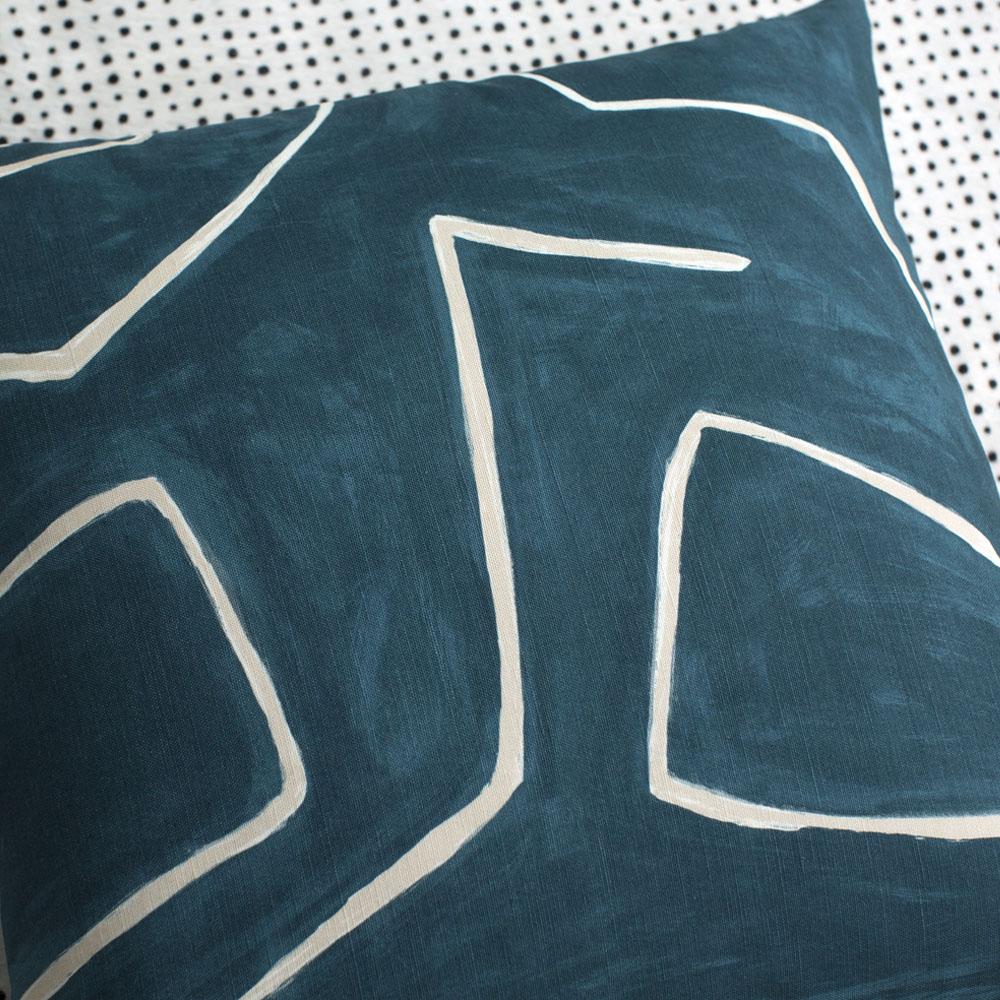 GRAFFITO PILLOW image number 2