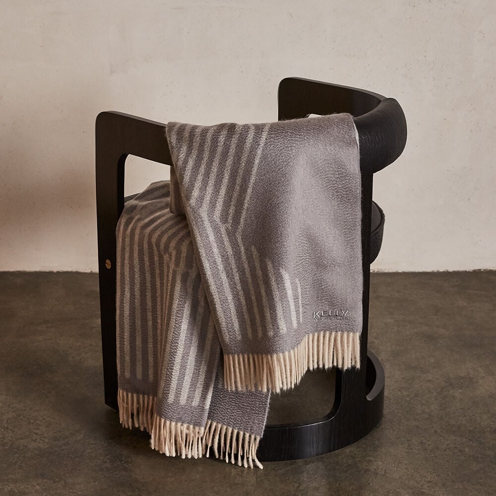 SUPERLUXE AVANT THROW