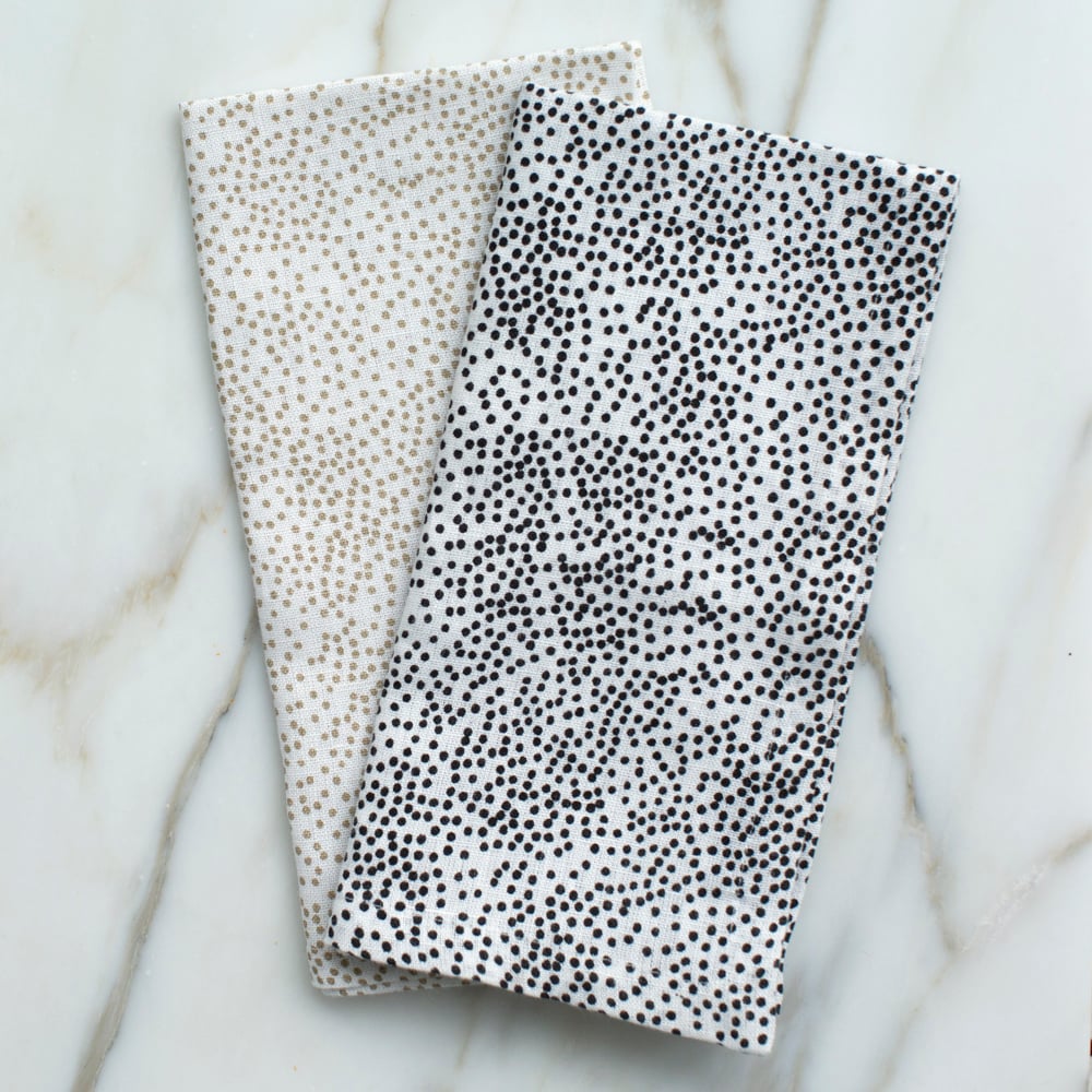 DOTS DINNER NAPKINS - BLACK image number 3