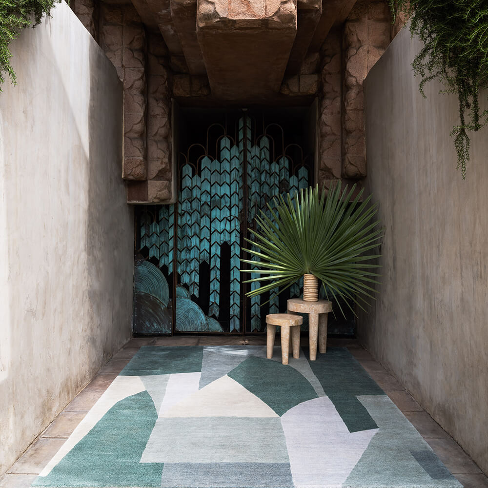 District Rug image number 1