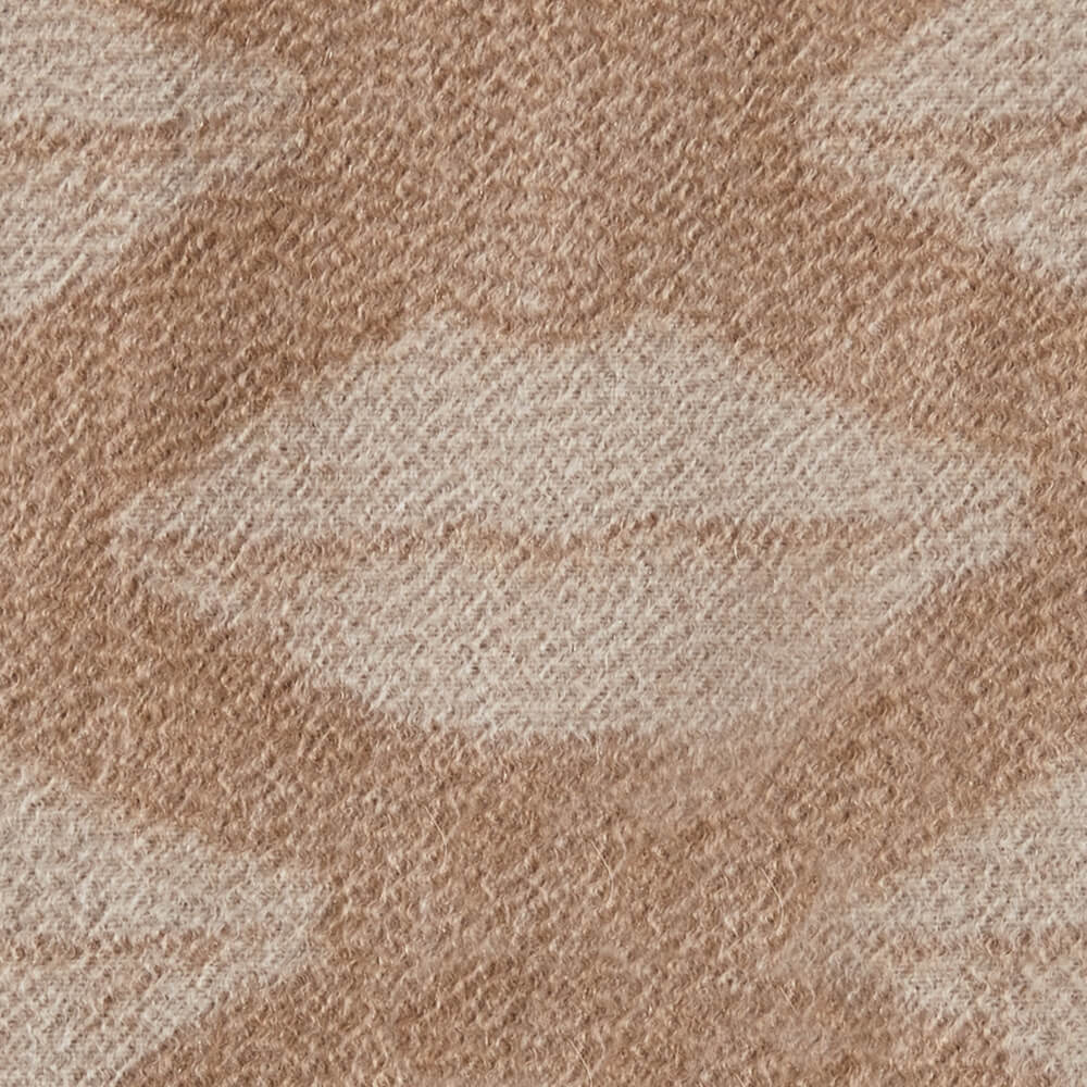 LUXE KISSES THROW image number 4