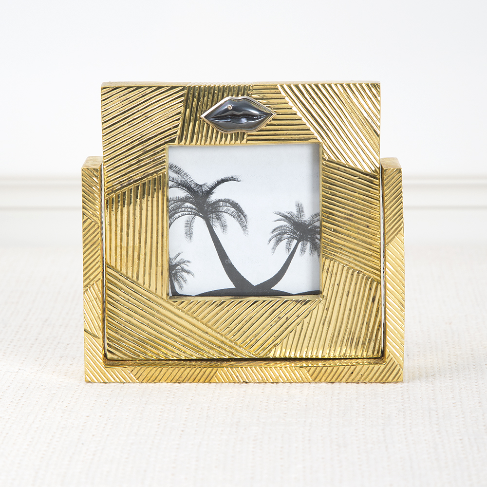 Liaison Frame image number 1