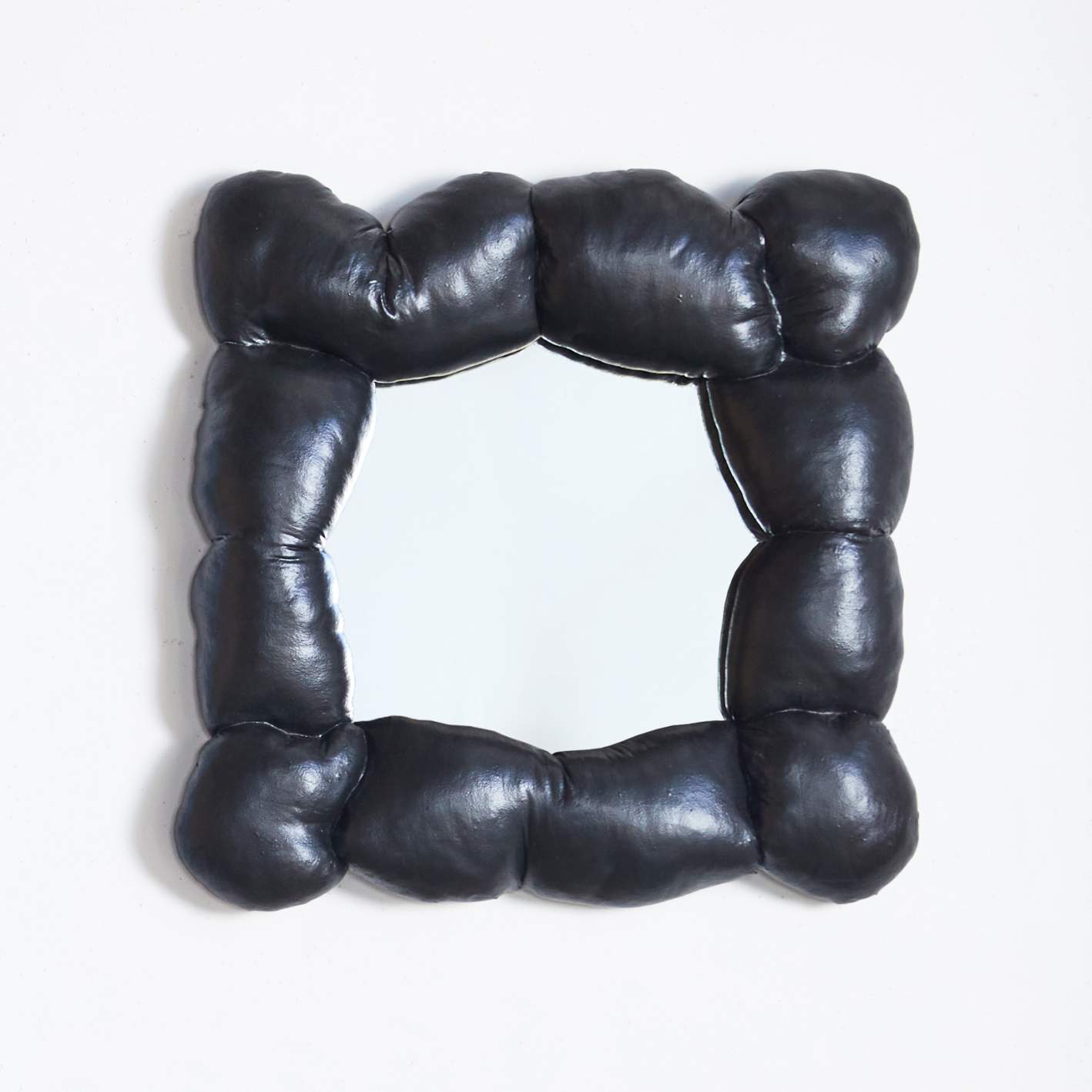 Puffy Mirror image number 0