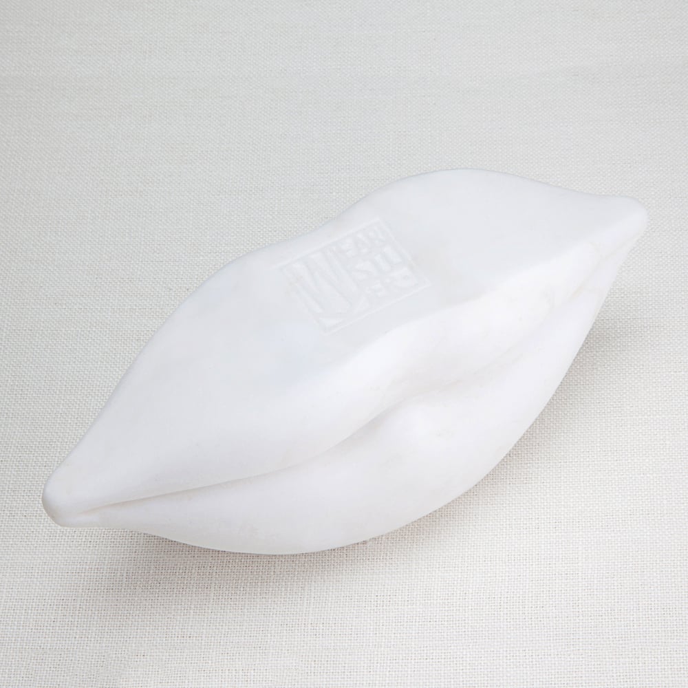 CLASSIC LITTLE KISS image number 3