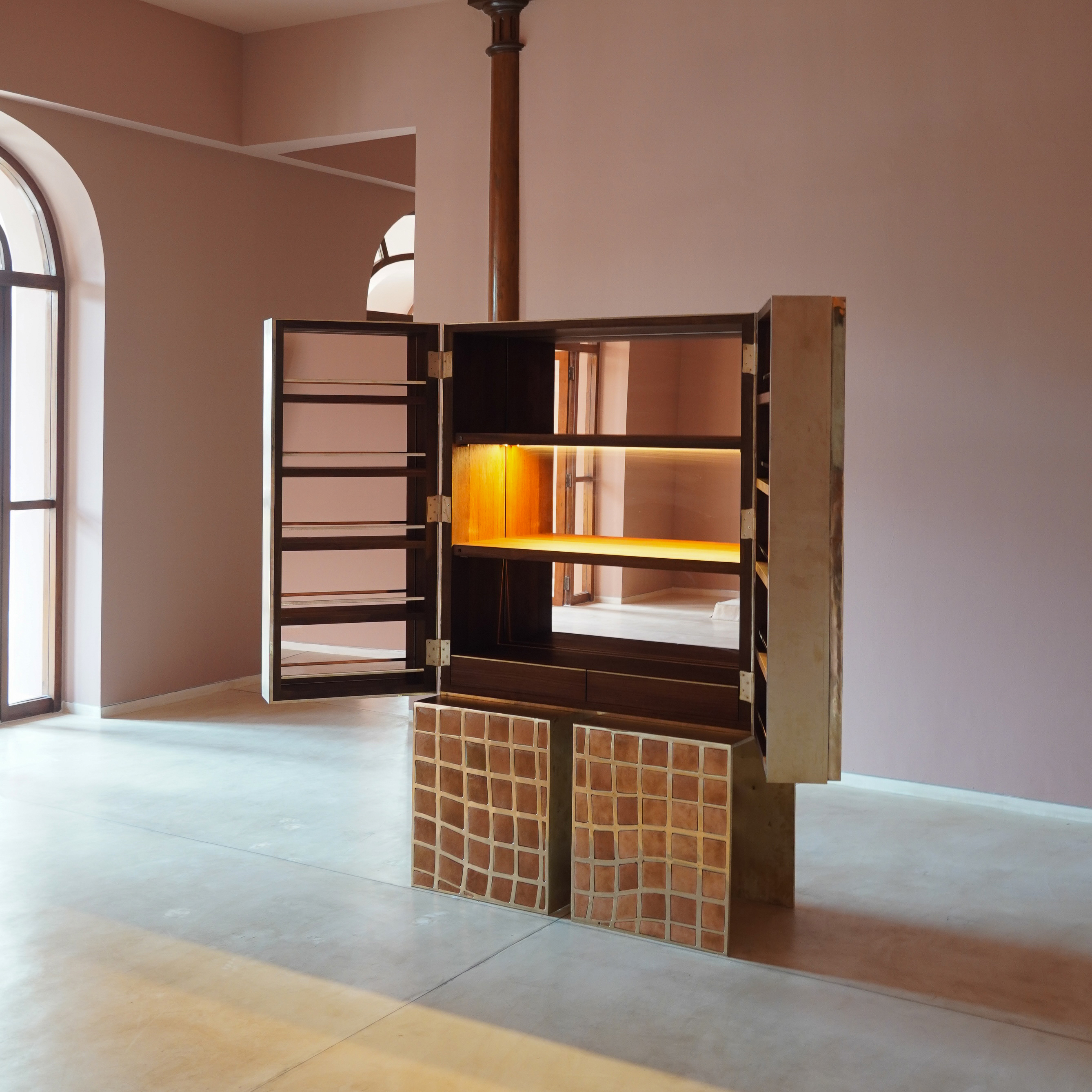 Lahar Bar Cabinet image number 3