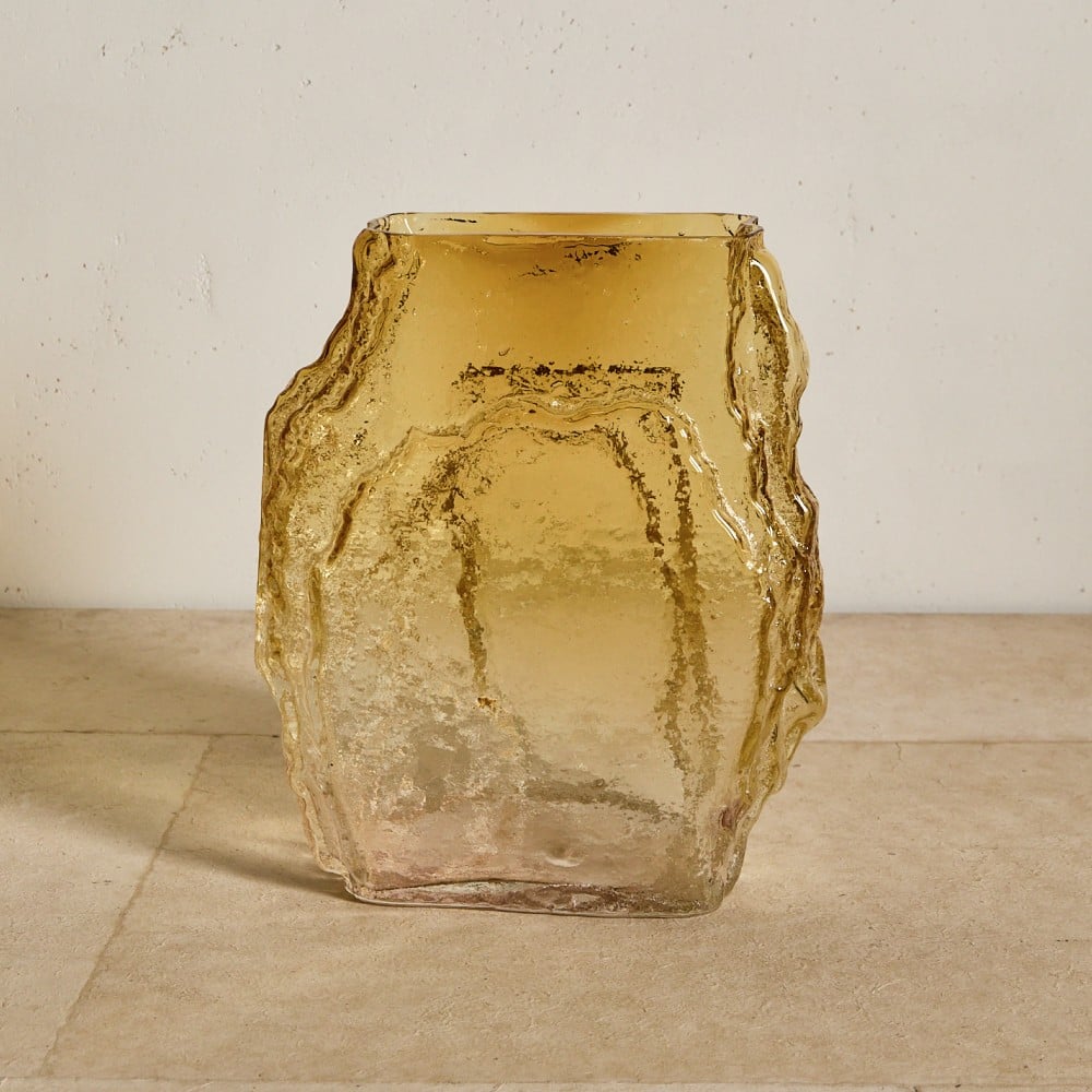 Foam-Crafted Fusion Vase image number 3