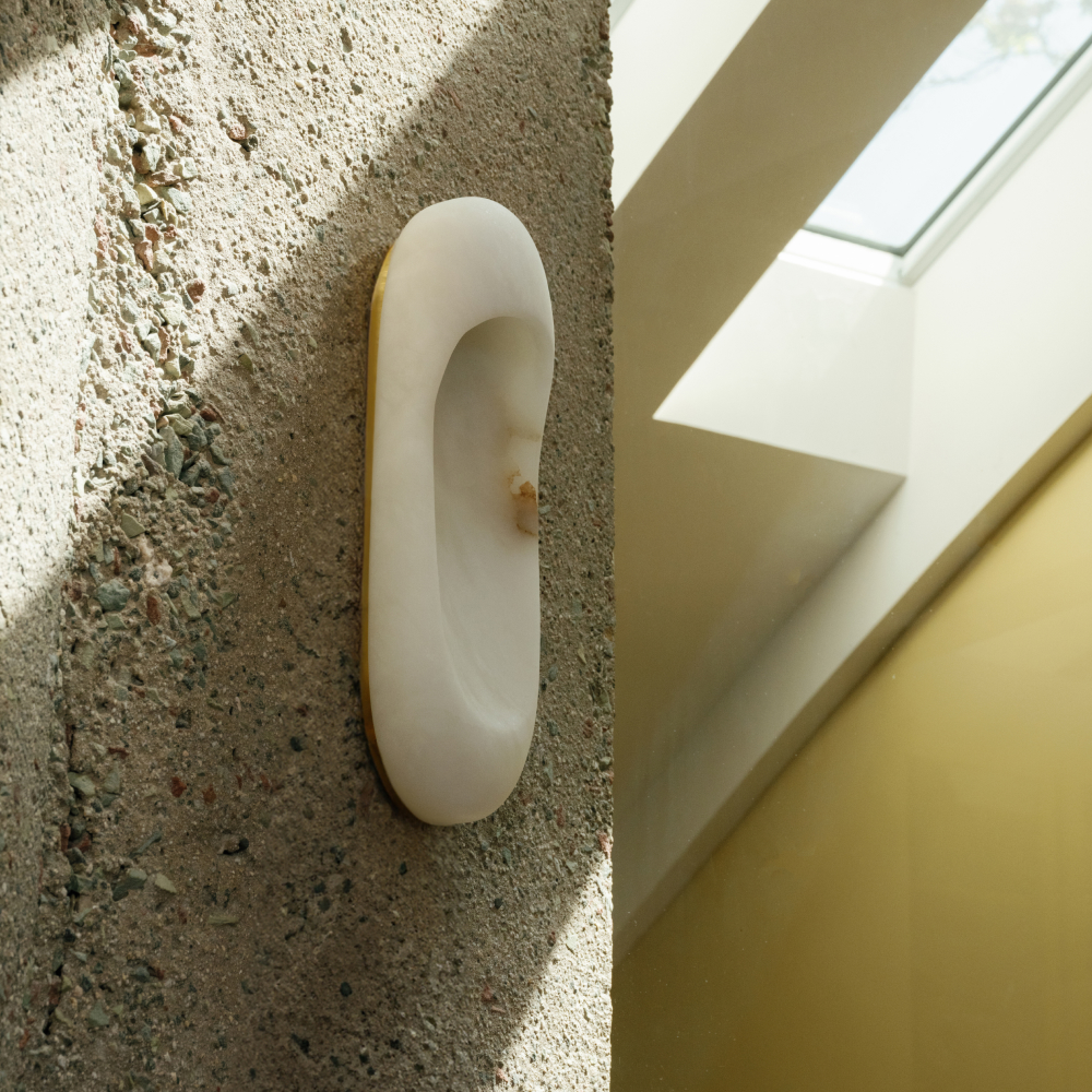 Esculpa 18" Elongated Wall Light image number 1