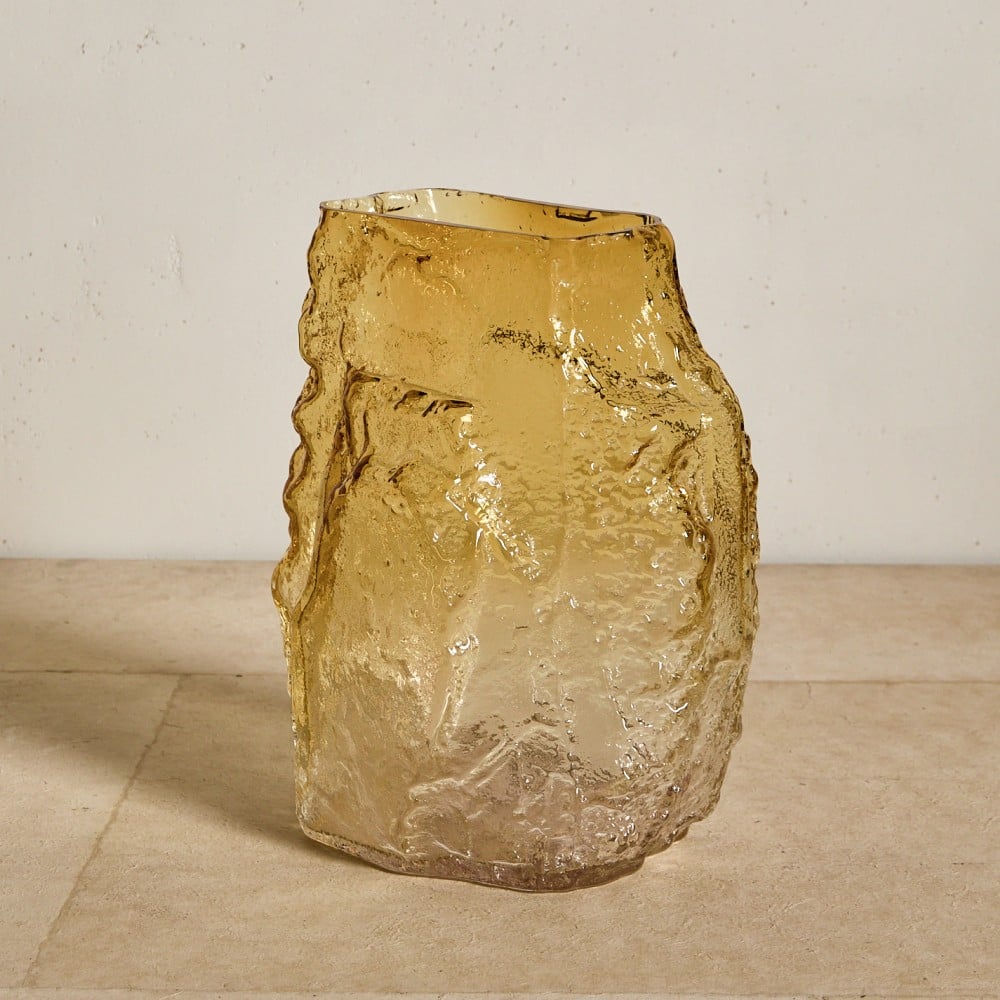 Foam-Crafted Fusion Vase