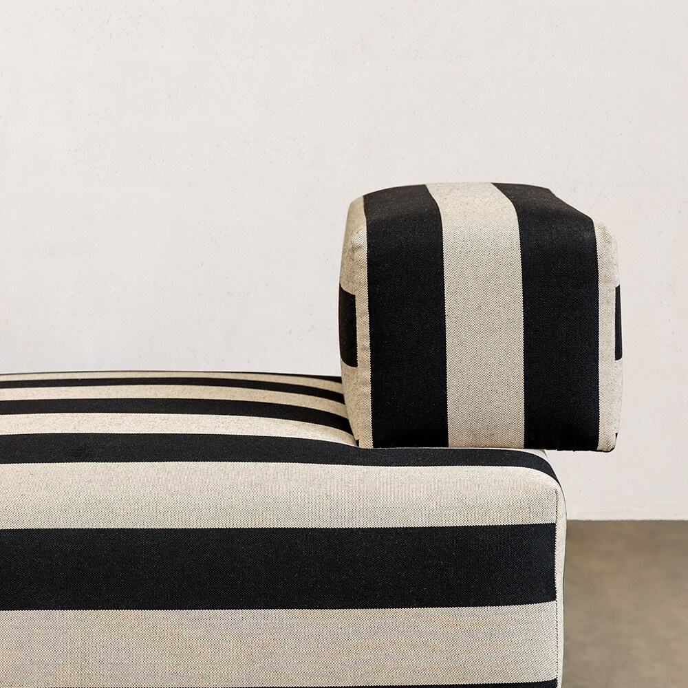 VIVANT PETITE CHAIR image number 5