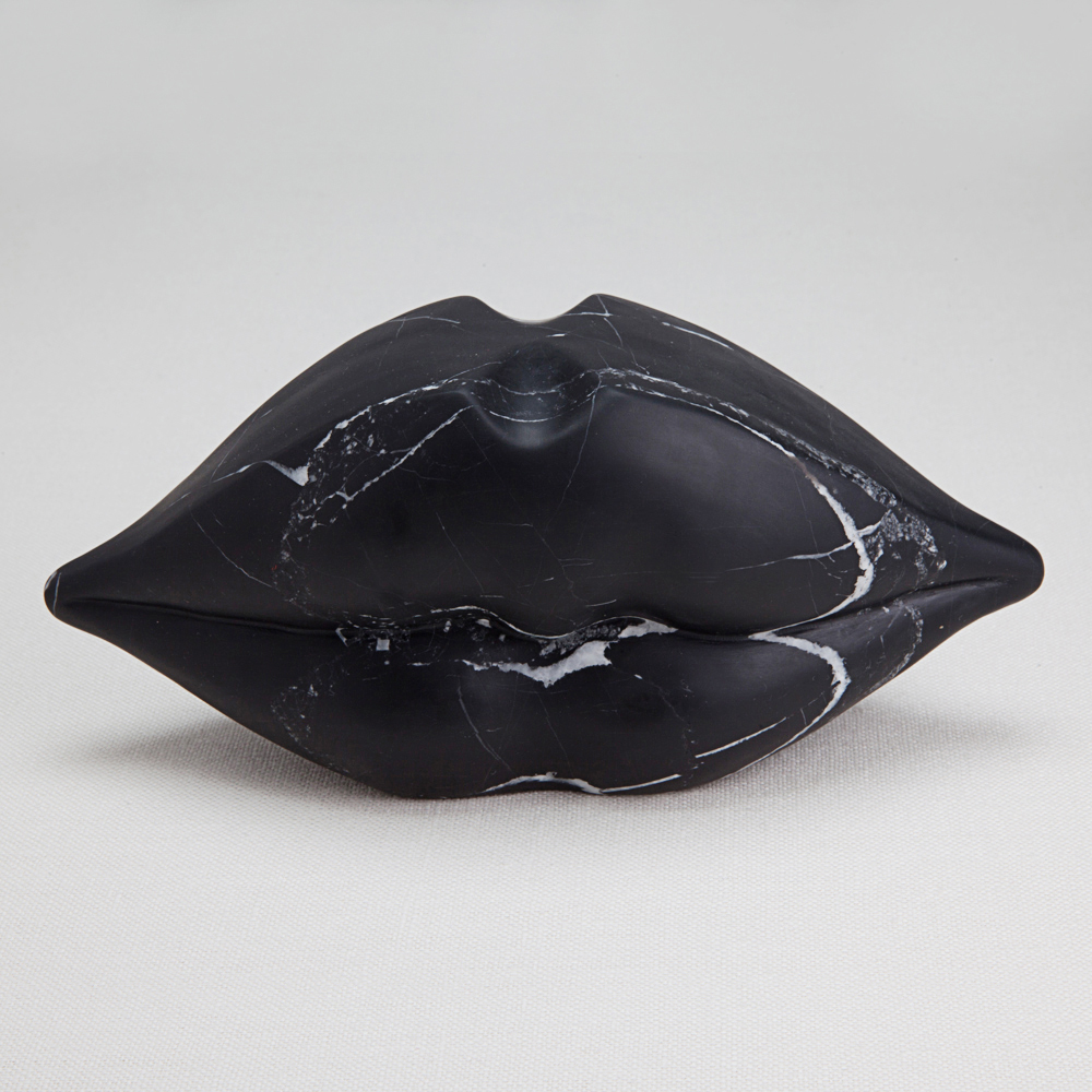 CLASSIC LITTLE KISS image number 1