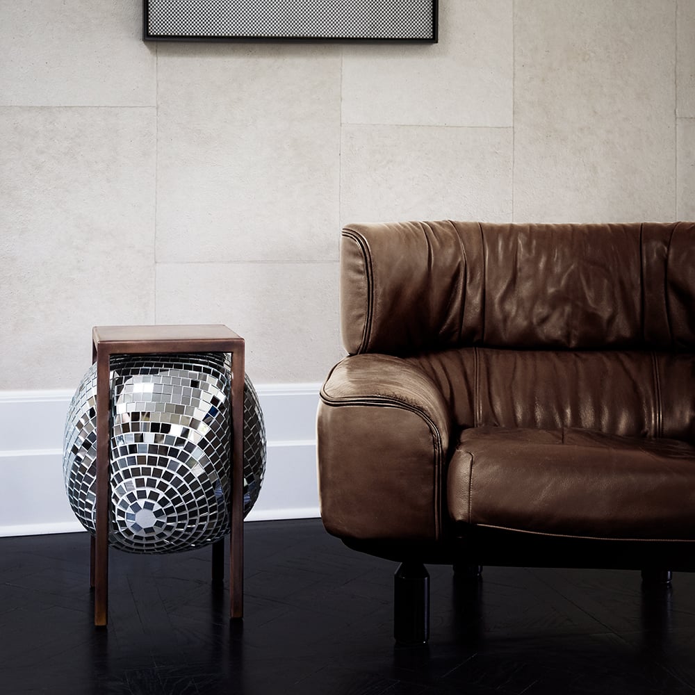 Paris Drinks Table image number 3