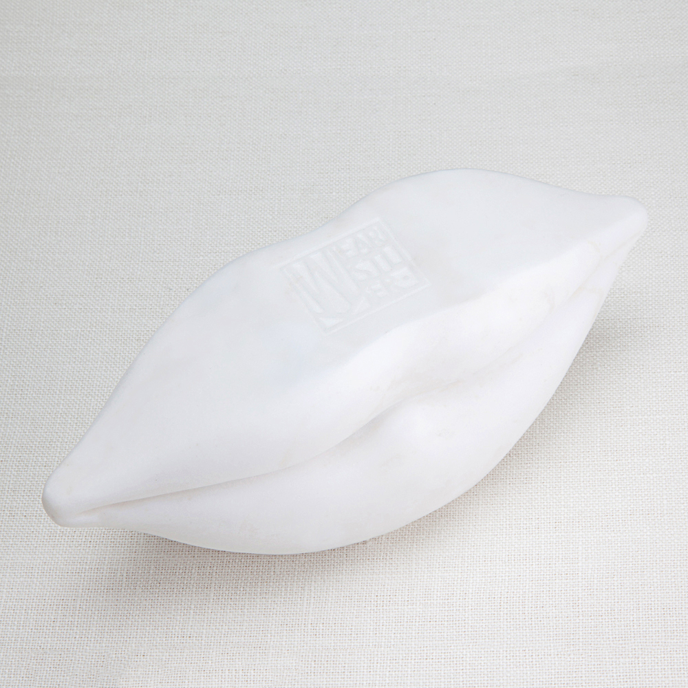 CLASSIC LITTLE KISS image number 3