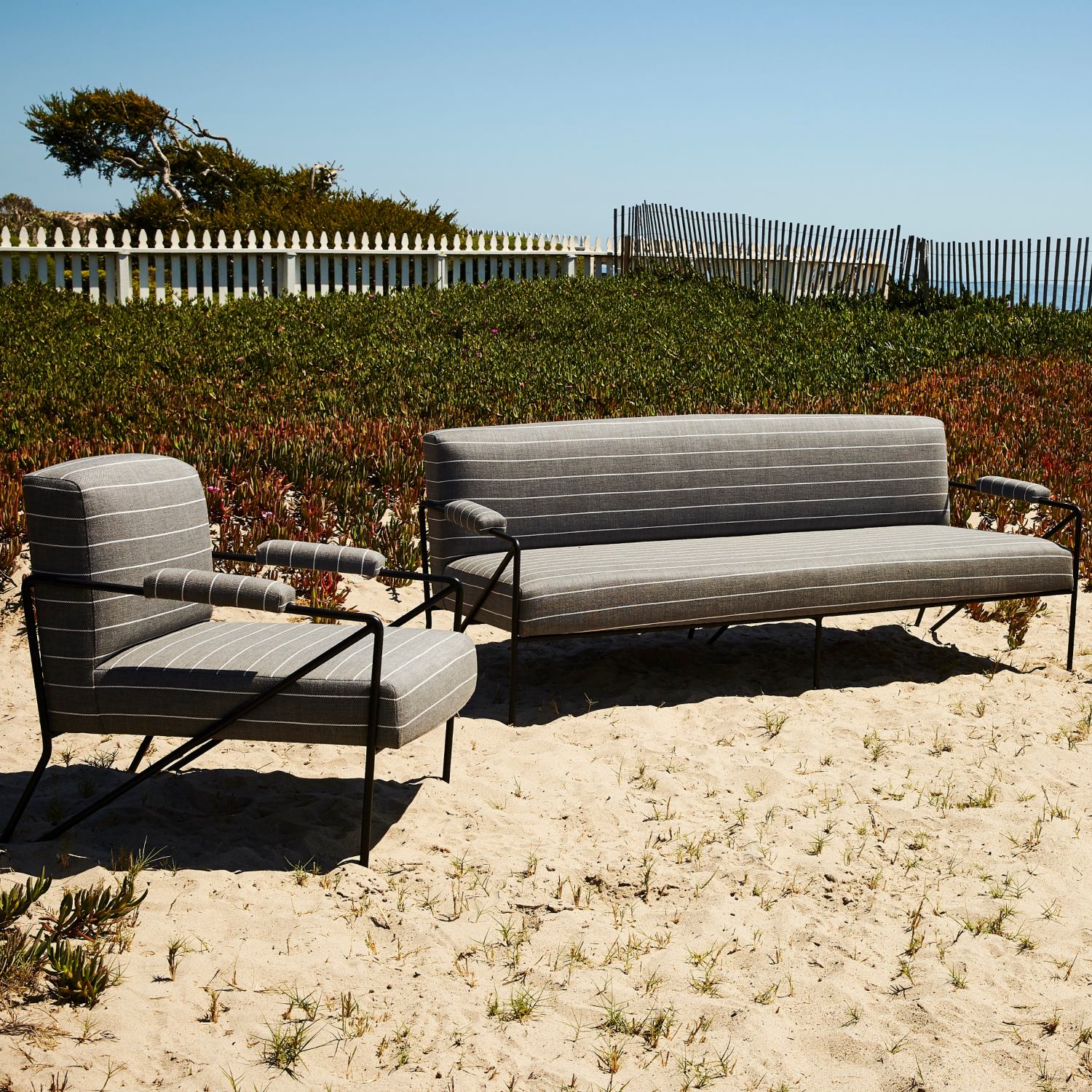 EMMETT LOUNGE CHAIR - OUTDOOR image number 1