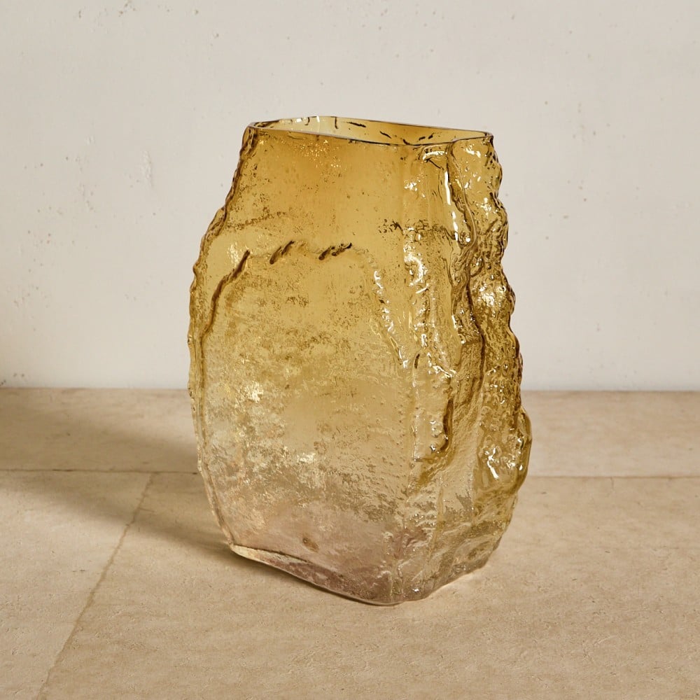 Foam-Crafted Fusion Vase image number 4