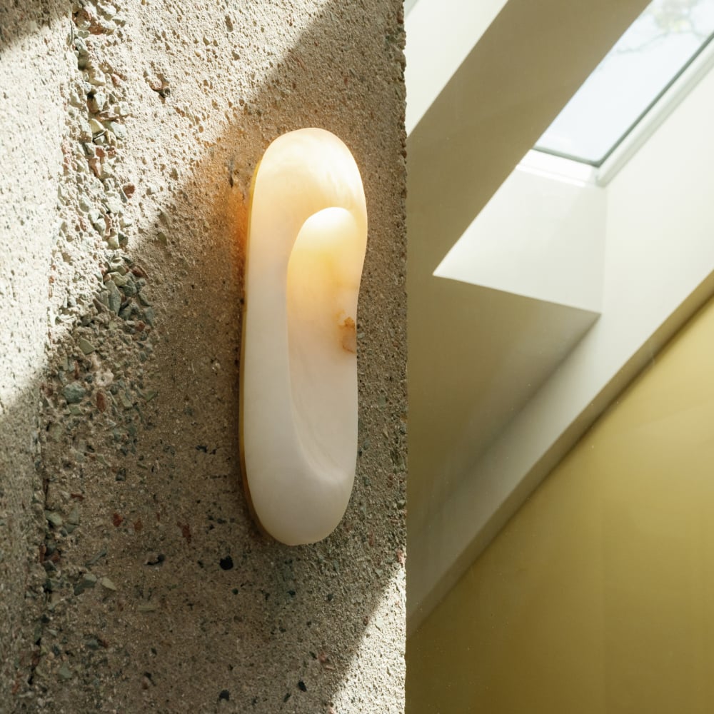 Esculpa 18" Elongated Wall Light image number 2
