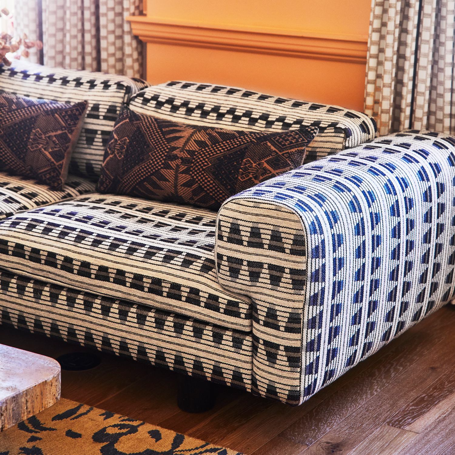 DURANT SOFA image number 8