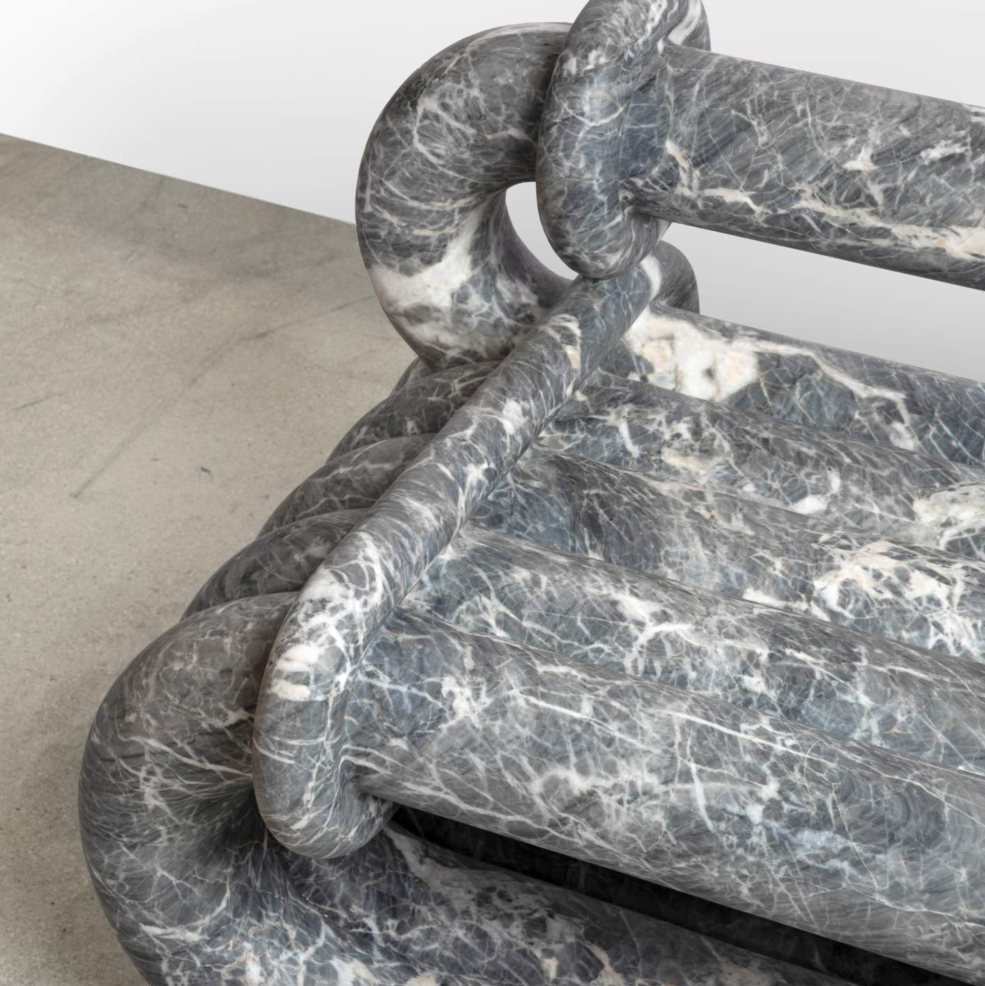 Nudo Sofa image number 2