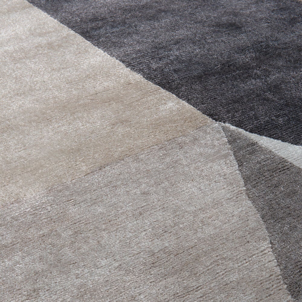 District Rug image number 2