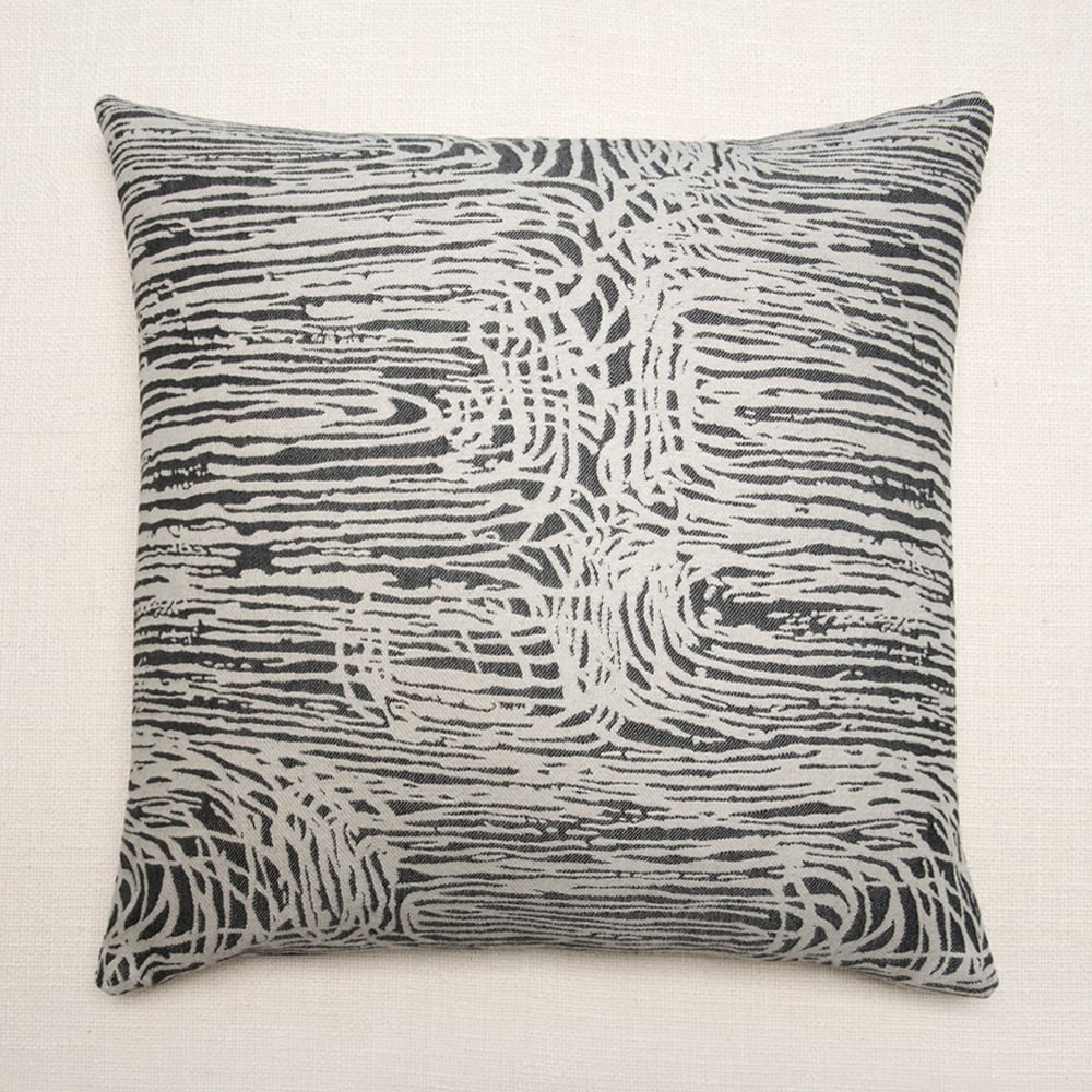 ZUMA OUTDOOR PILLOW - BLACK image number 1