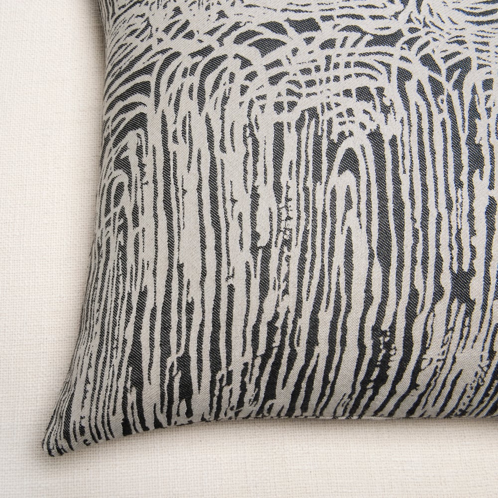 ZUMA OUTDOOR PILLOW - BLACK image number 3