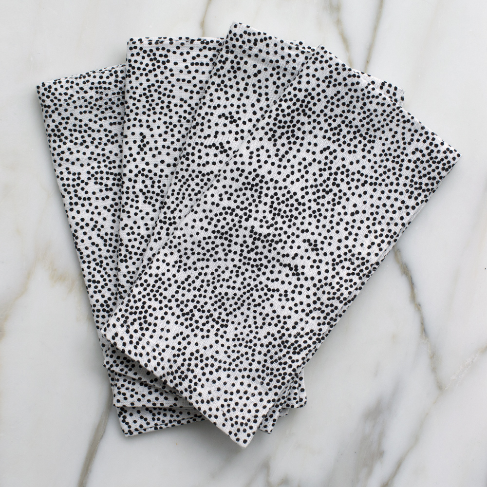 DOTS DINNER NAPKINS - BLACK image number 0