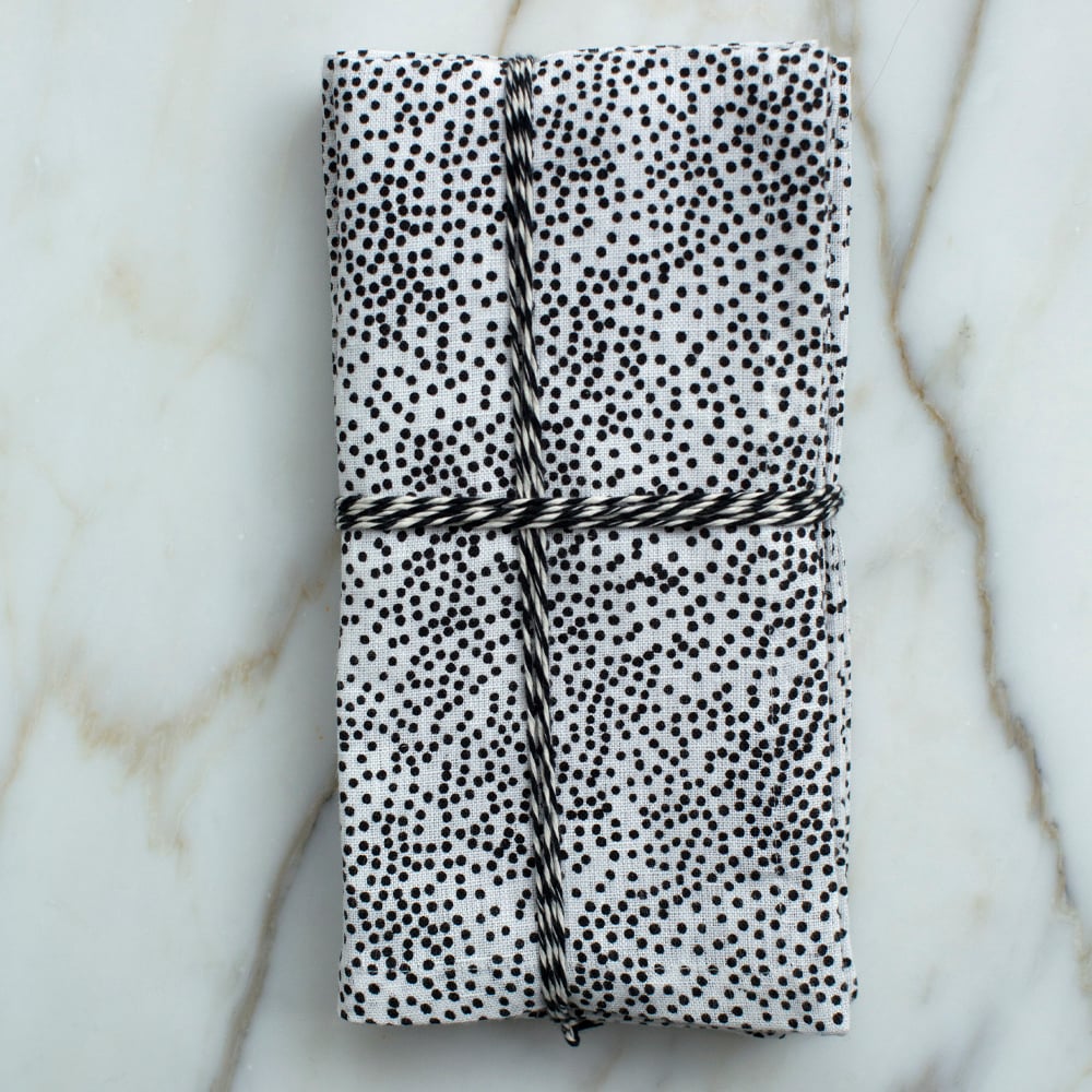 DOTS DINNER NAPKINS - BLACK image number 1