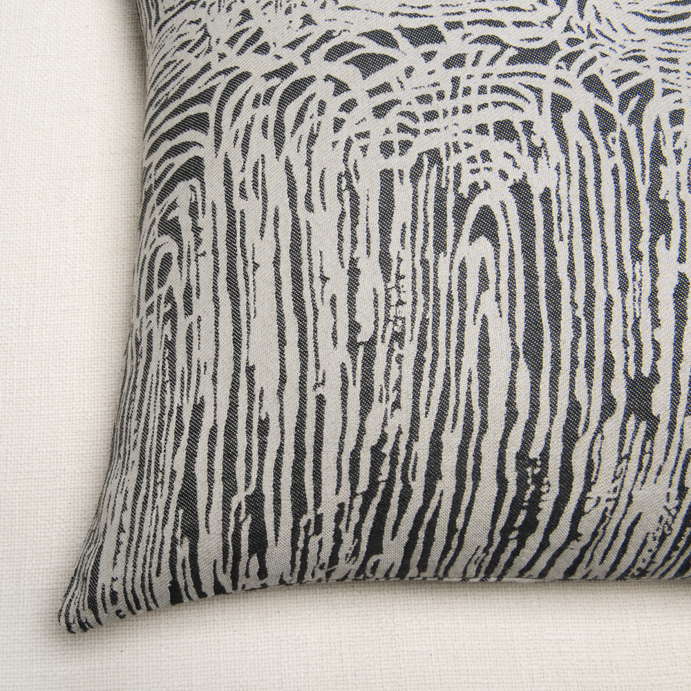 ZUMA OUTDOOR PILLOW - BLACK image number 3