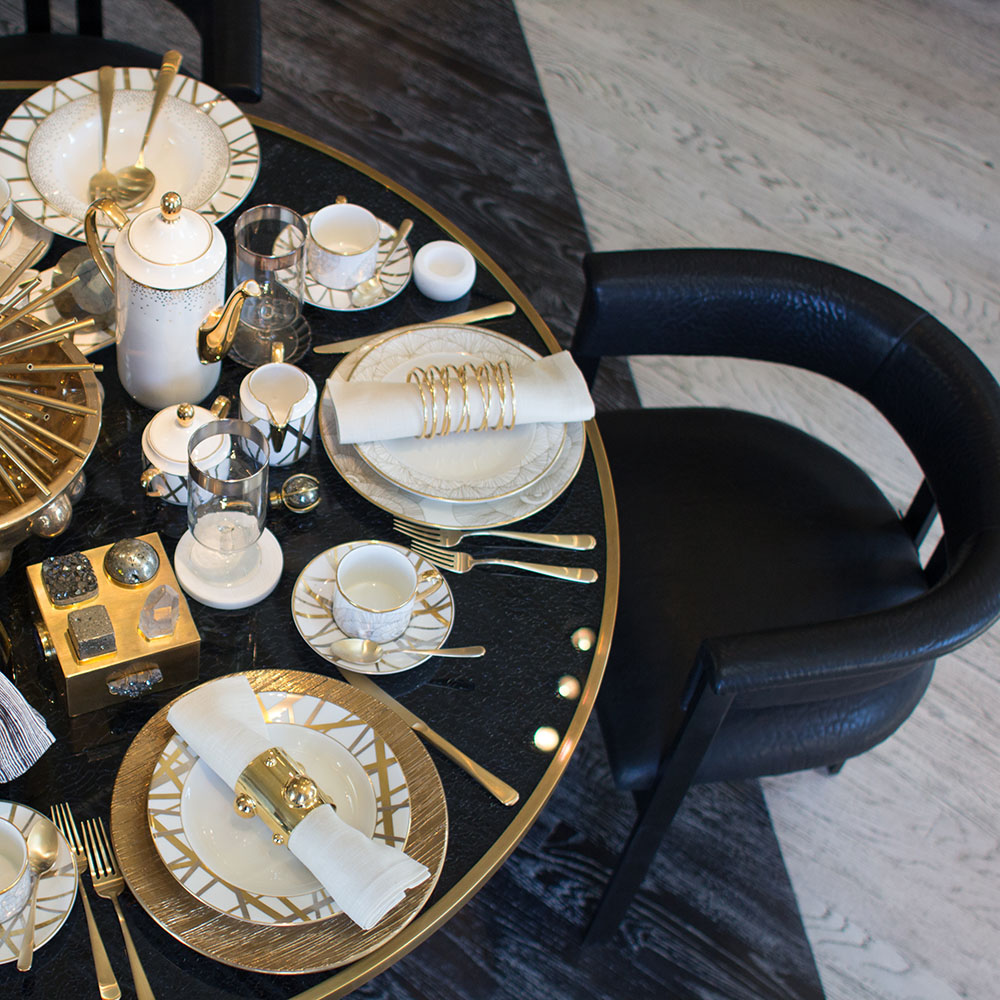 EMBOSSED CERAMIC PLATE image number 0