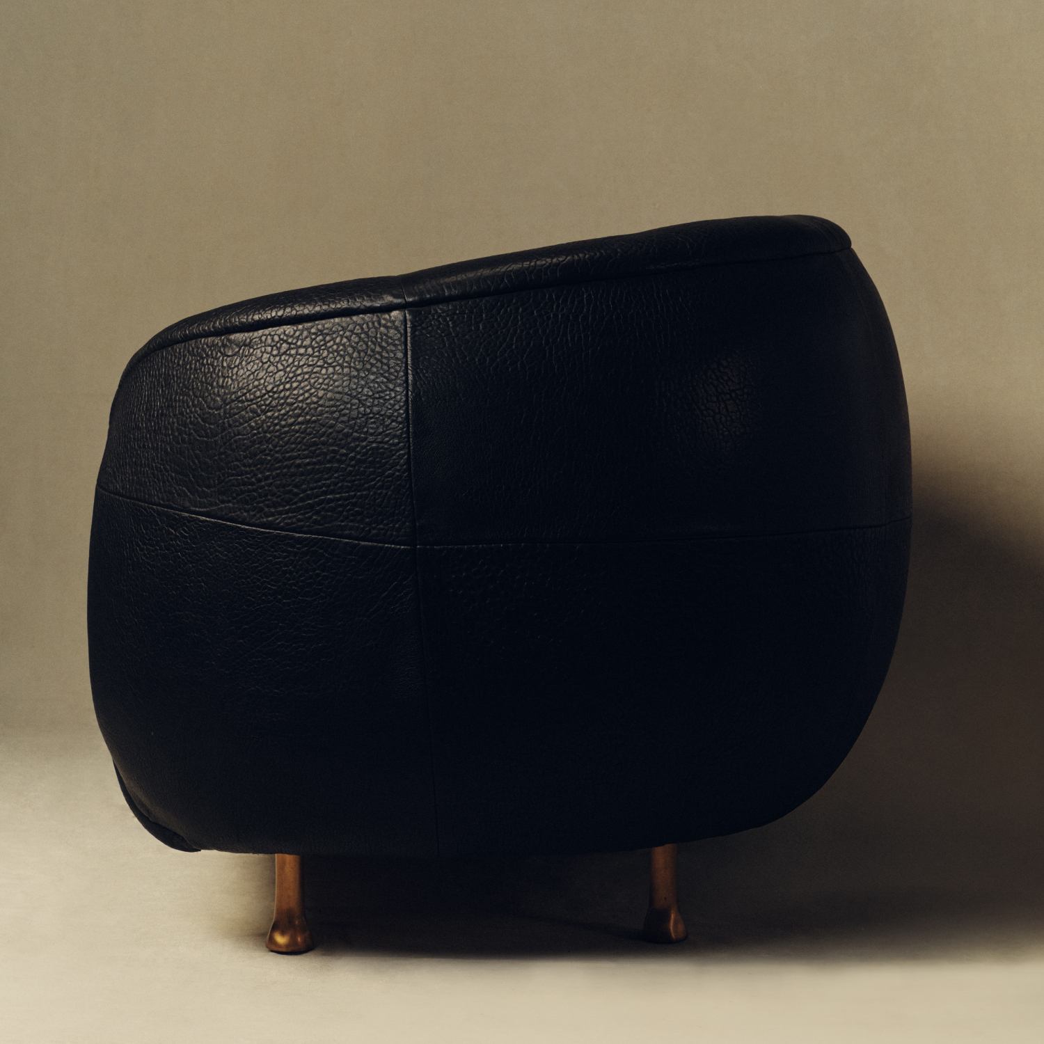 LUCIEN SOFA image number 2