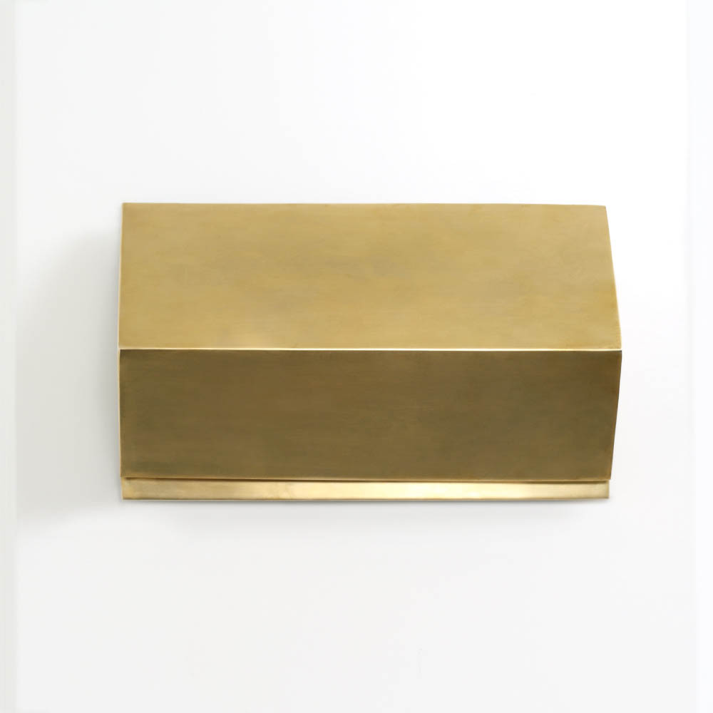 ESKER SMALL TRIANGLE SCONCE image number 1