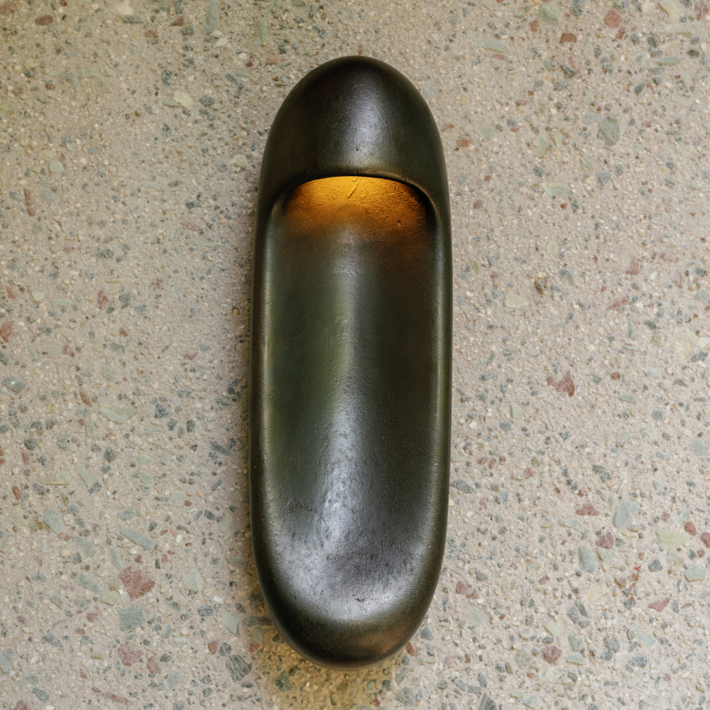 Esculpa 18" Elongated Wall Light image number 1