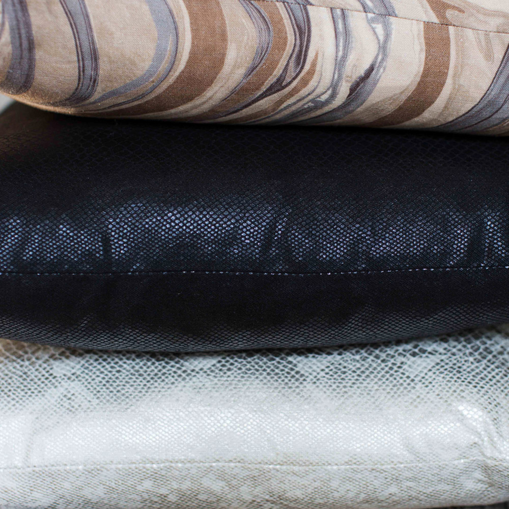 SERPENT PILLOW image number 0