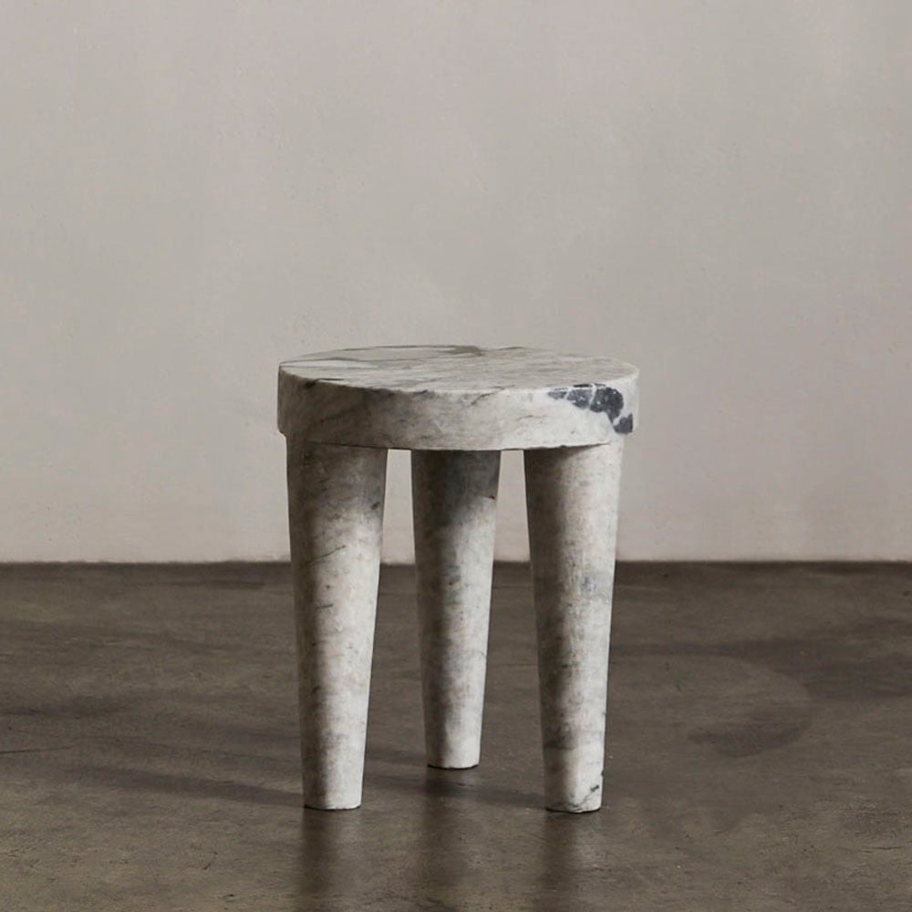 テトラッド×ハリスツイード「Mackenzie Stool」オットマン 約15万 Tribute Stool Small – Big Flower Marble | Kelly Wearstler