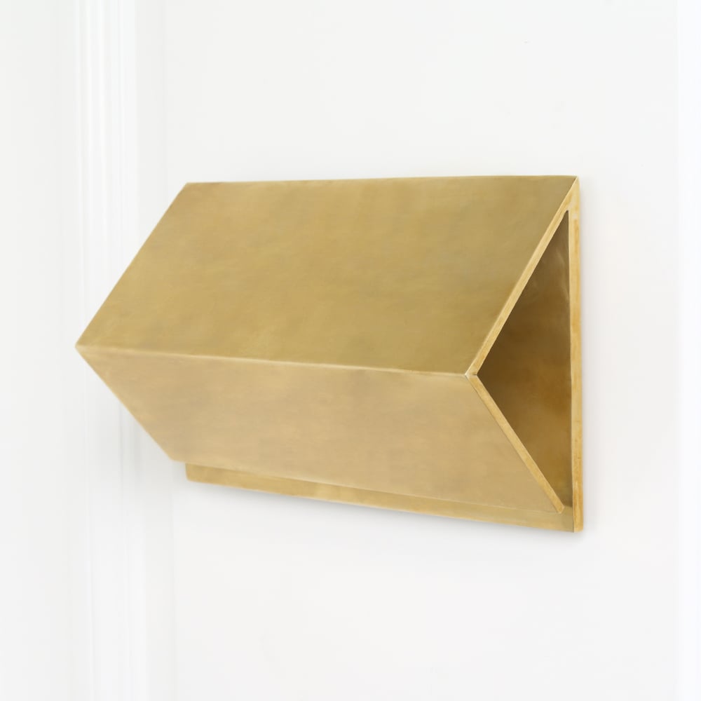 ESKER SMALL TRIANGLE SCONCE image number 2