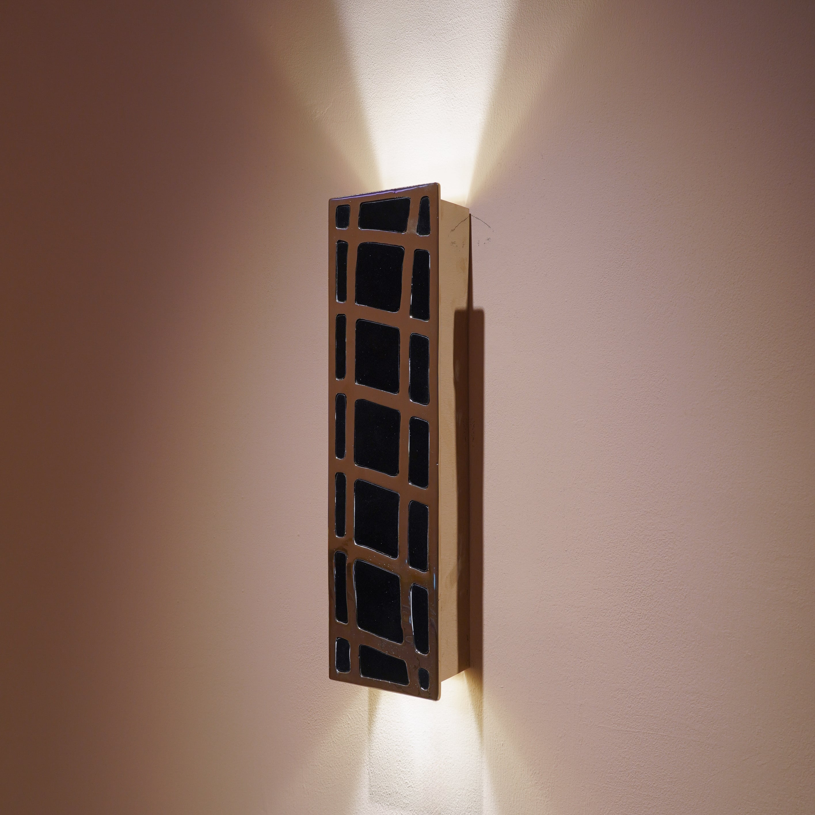 Lahar Wall Light