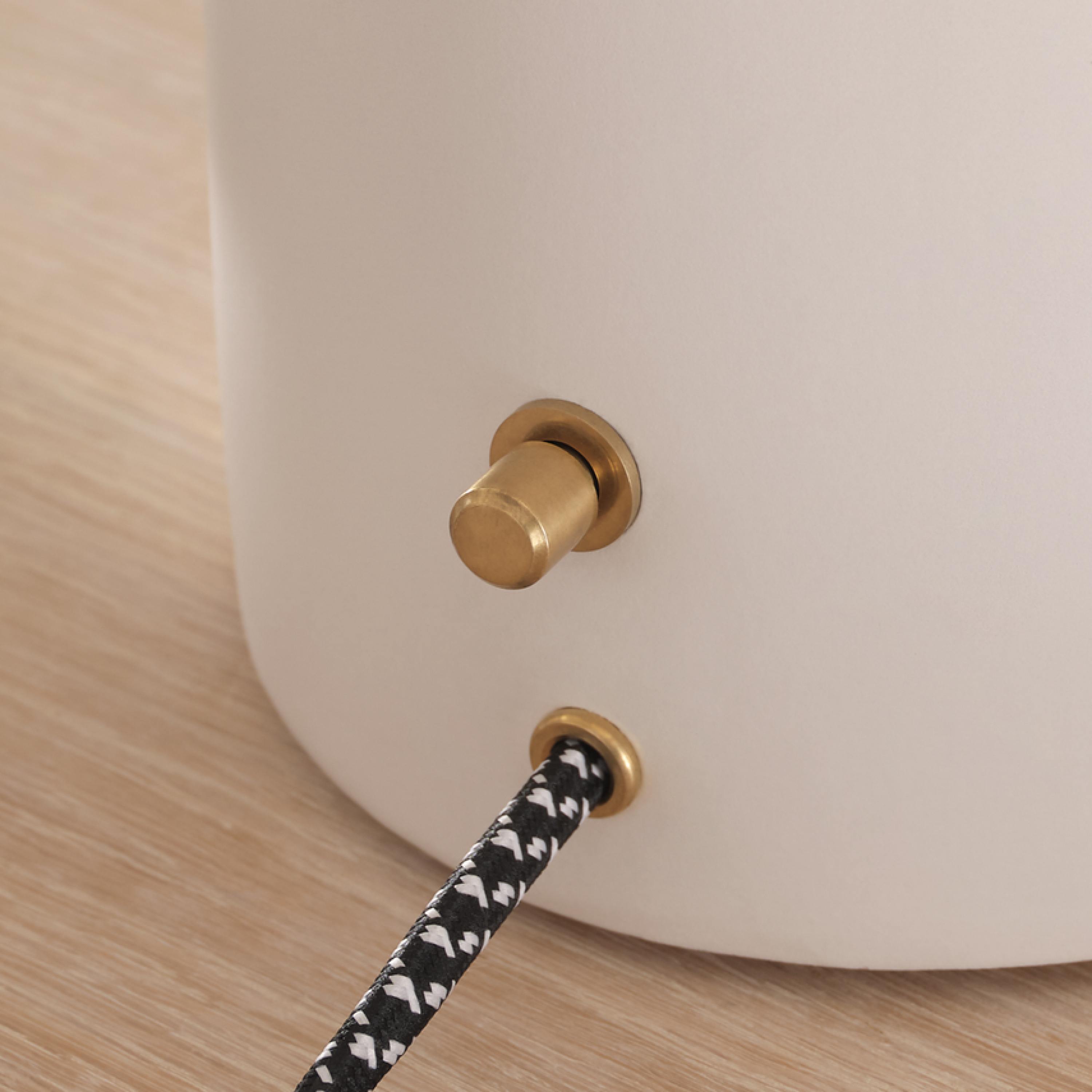 TIGLIA LOW TABLE LAMP image number 8