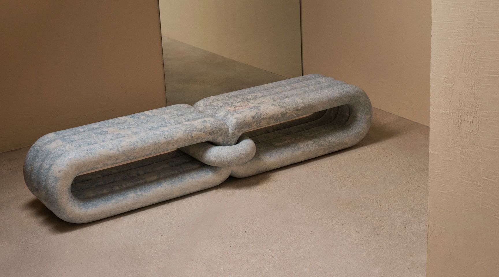 Art and Sculpture category featuring NUDO